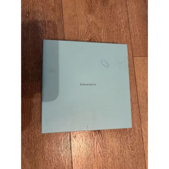 TIFFANY & Co. CRYSTAL PLATE "STARS" 8 1/2"W, W/BOX, EXCELLENT CONDITION - Picture 5 of 5